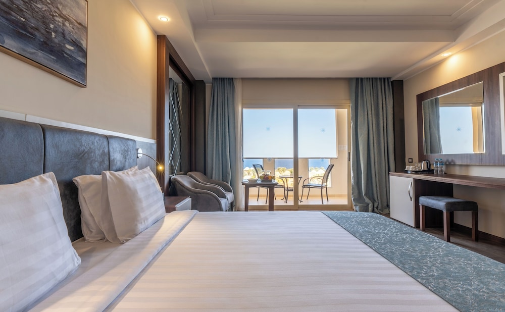 Grand Club Room Sea View - Photo 1