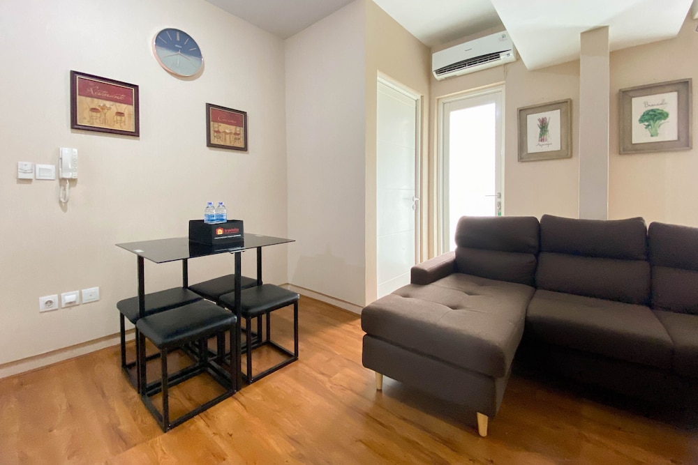 Apartment photo 2