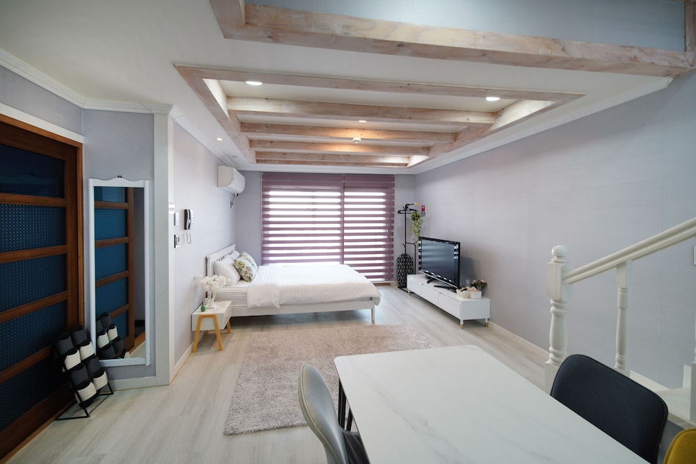 Family Apartment, 2 Bedrooms, Sea View (28 PY) photo 2