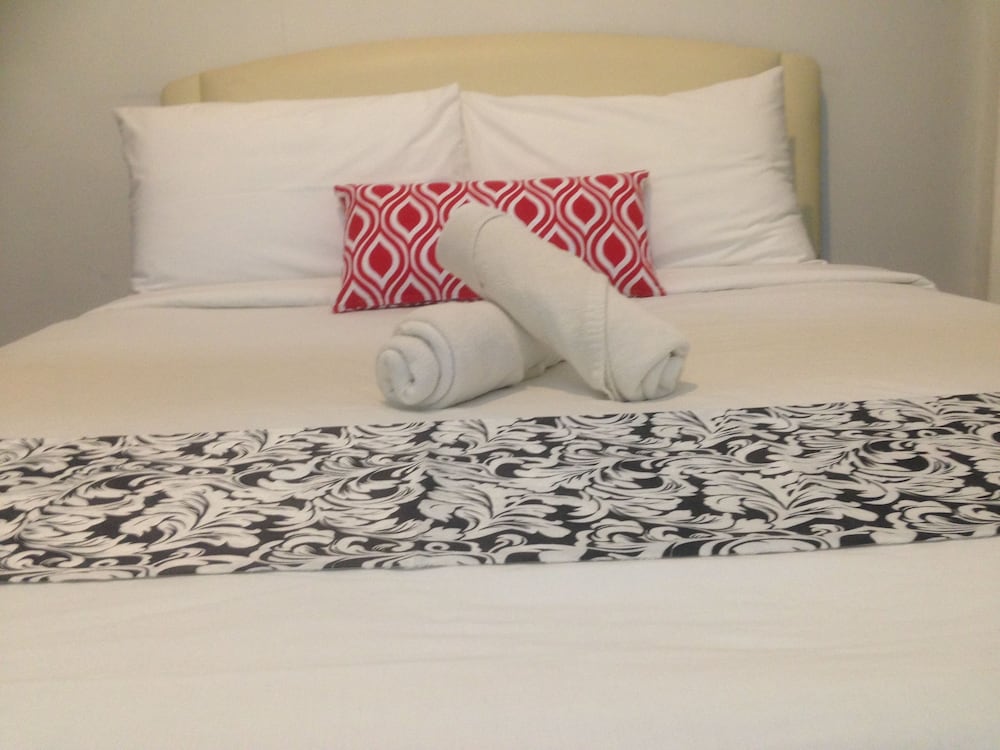 Double Room (Non Air-Conditioning)