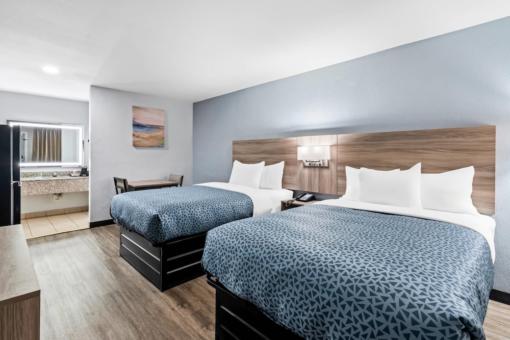 Standard Double Room, 2 Double Beds, Non Smoking (Efficiency) photo 3