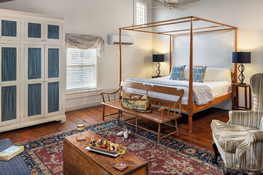 Premier Suite, 1 King Bed with Sofa bed (Queen Anne Suite)
