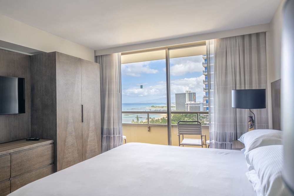 Suite, 2 Bedrooms, Ocean View, Corner (Hula Tower, Balcony) - Photo 5