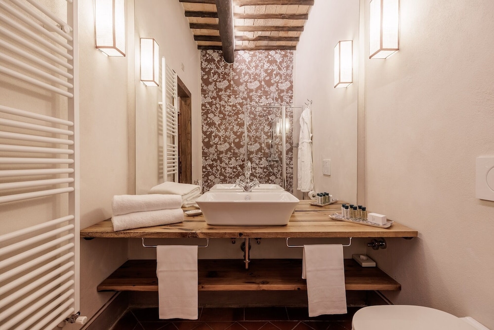 Superior Double Room, Patio - Photo 9