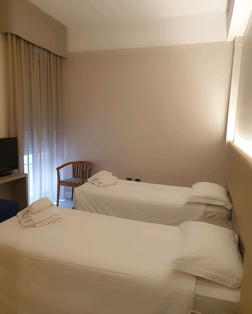 Classic Twin Room
