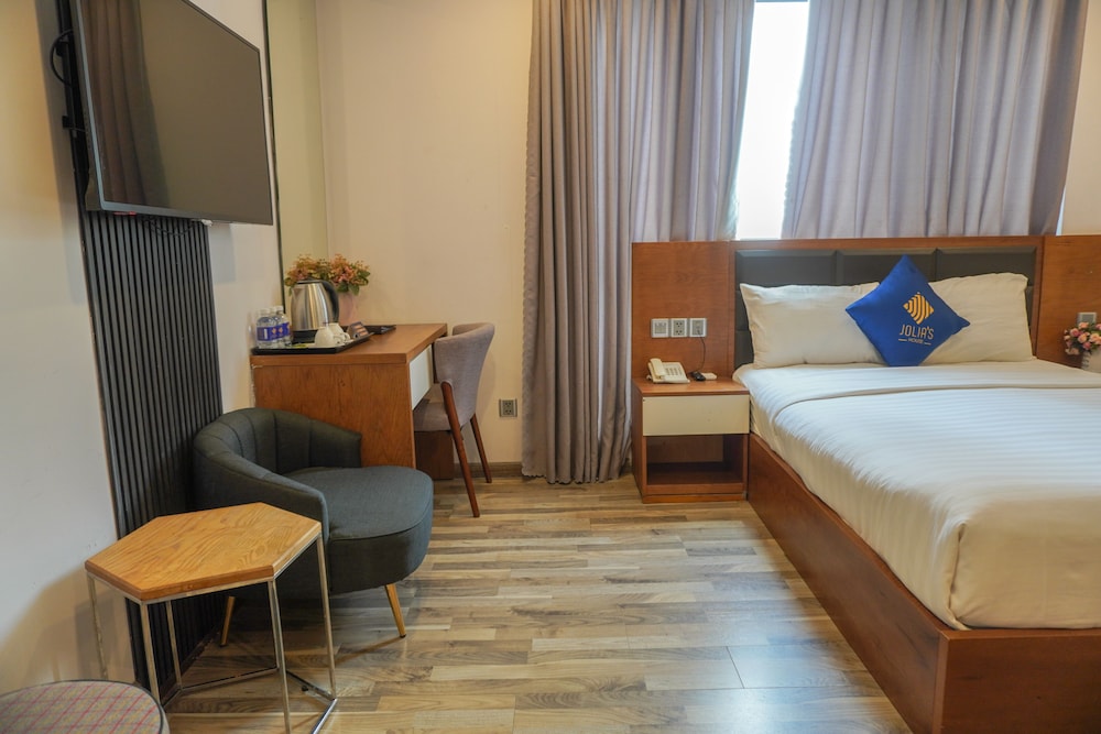 Family Room, Multiple Beds - Photo 5