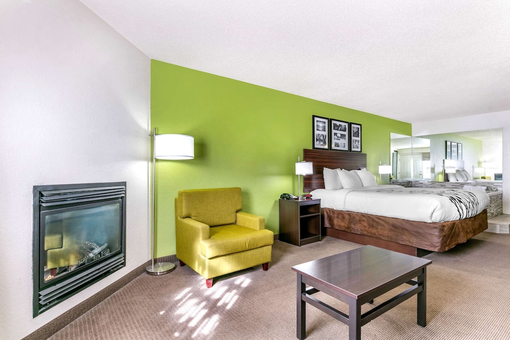 Suite, 1 King Bed with Sofa bed, Non Smoking, Patio - Photo 3