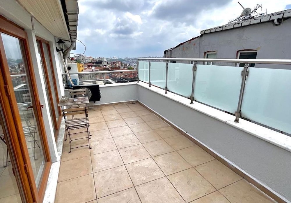 TERRACE SUIT photo 3