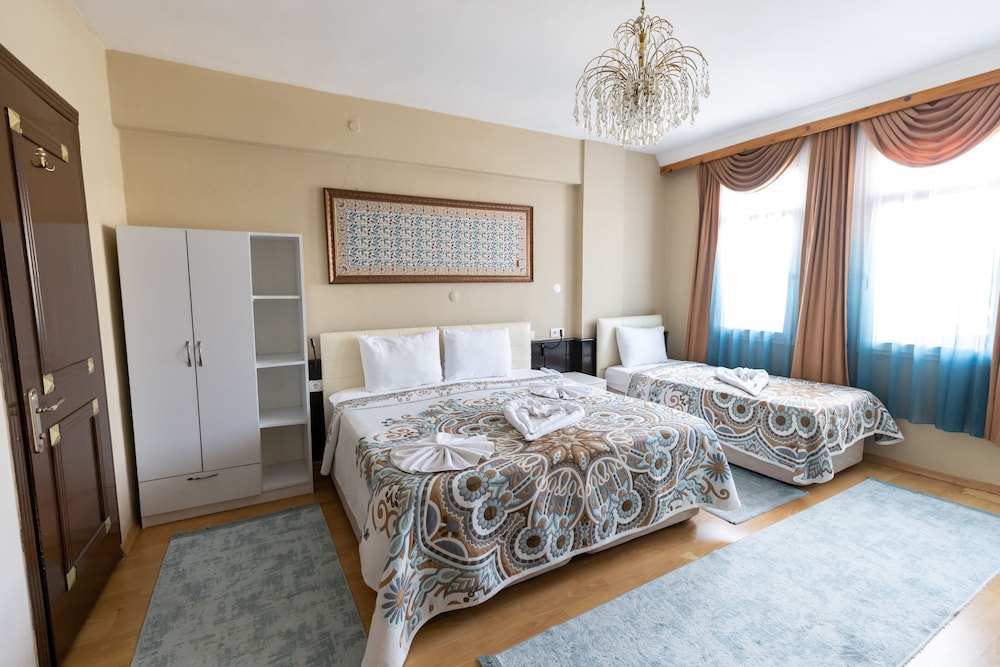 Deluxe Triple Room photo 3