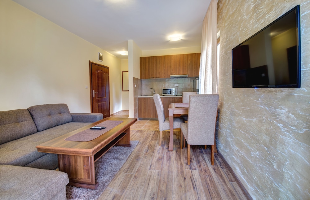 Family Apartment (First Floor (4))