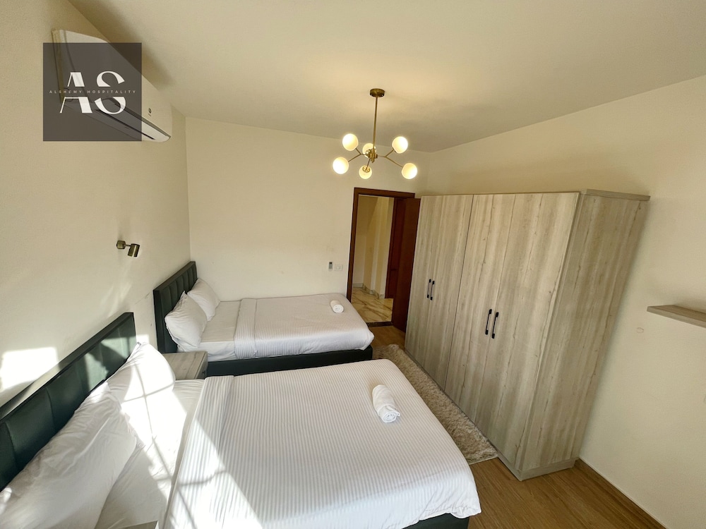 Luxury Apartment photo 2