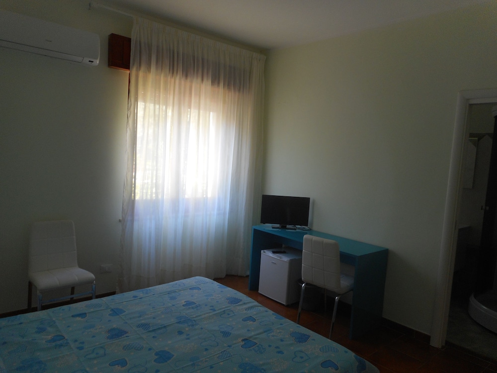 Standard Double Room, 1 Queen Bed photo 3