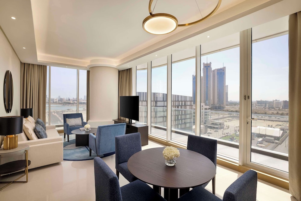 Suite, 1 Bedroom, Balcony, Corner (King, City View)