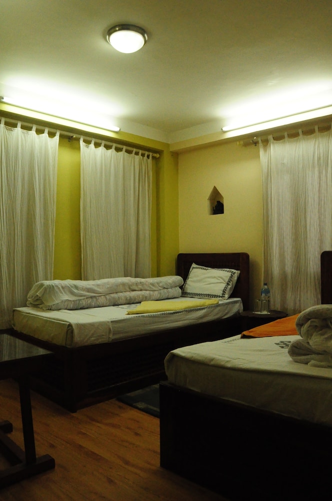 Standard Twin Room, 1 Bedroom, Non Smoking photo 3