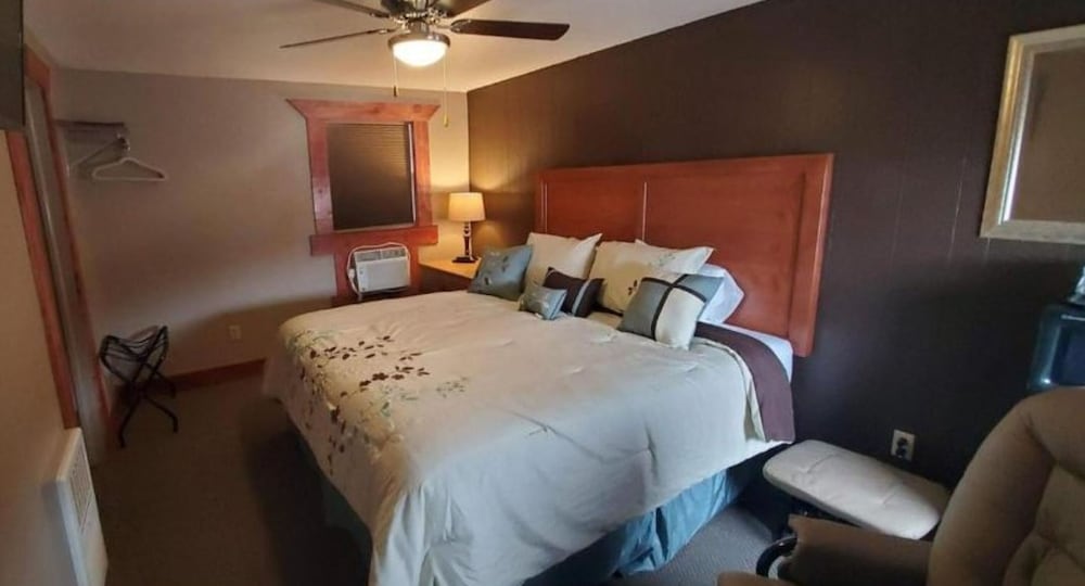 Room, 1 King Bed, Non Smoking
