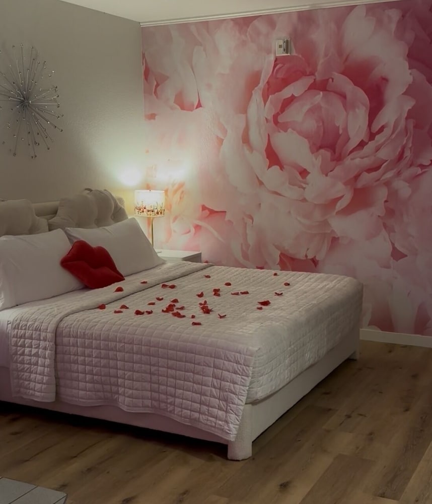 Honeymoon Room, 1 King Bed