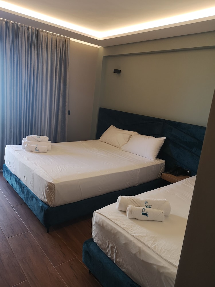 Economy Triple Room