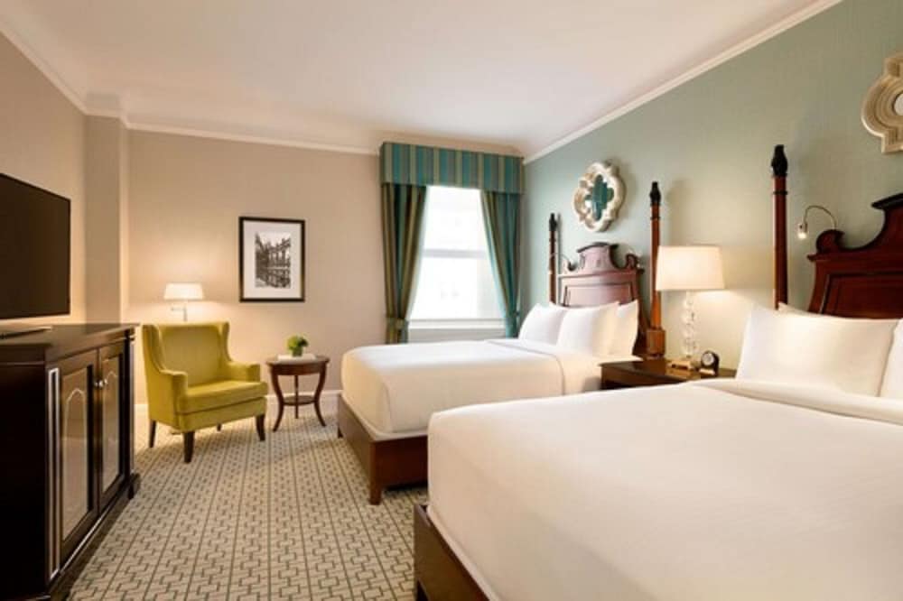 Fairmont Double Room, 2 Double Beds, View (Parliament View) - Photo 3