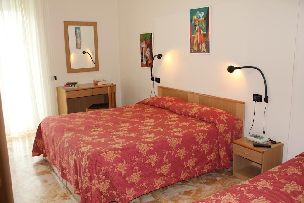 Quadruple Room, 1 Bedroom - Photo 3