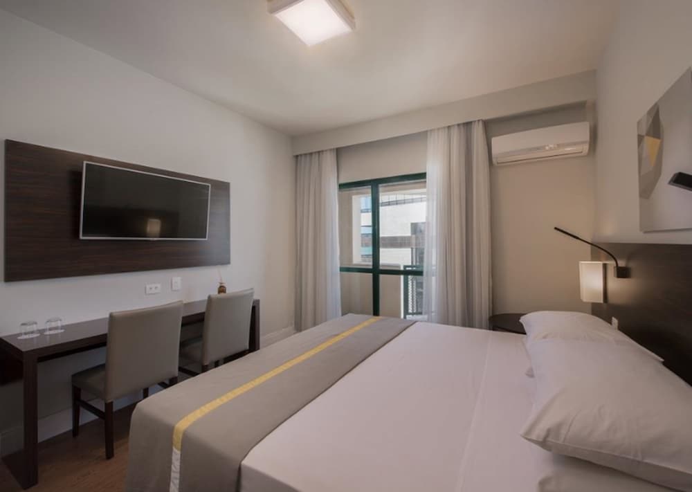 Deluxe Suite, 1 Queen Bed, Sea Facing