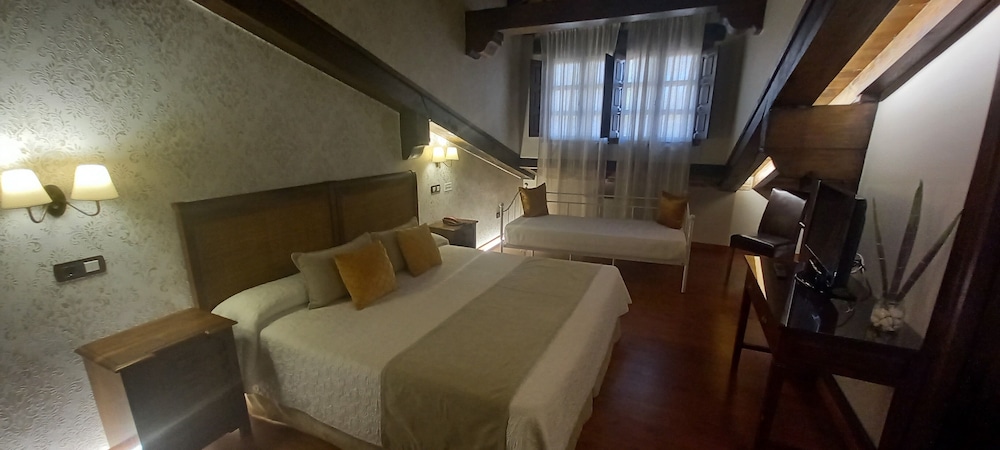 Triple Room, Hot Tub - Photo 1