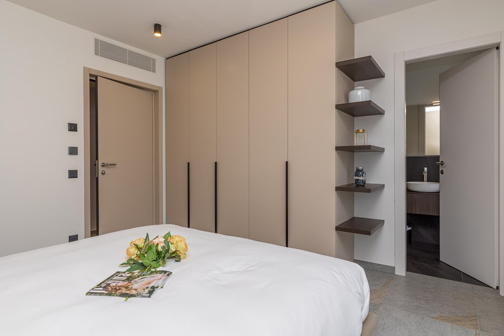 Family Apartment, Multiple Bedrooms, 2 Bathrooms (ICON H Lugano 402 Suite Business)