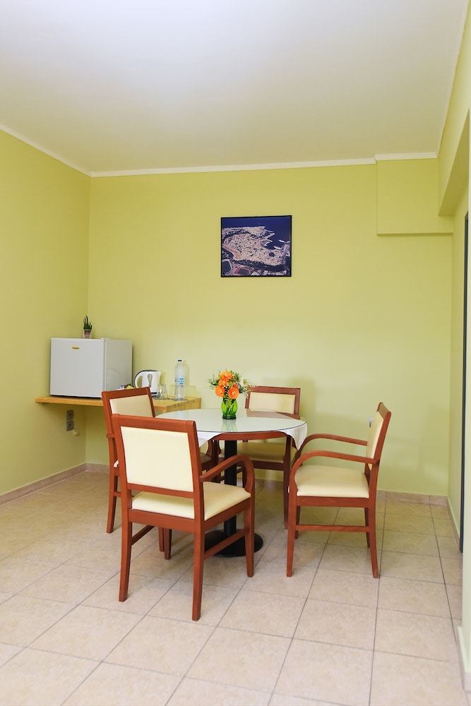 Suite, 2 Bedrooms, Garden View photo 1