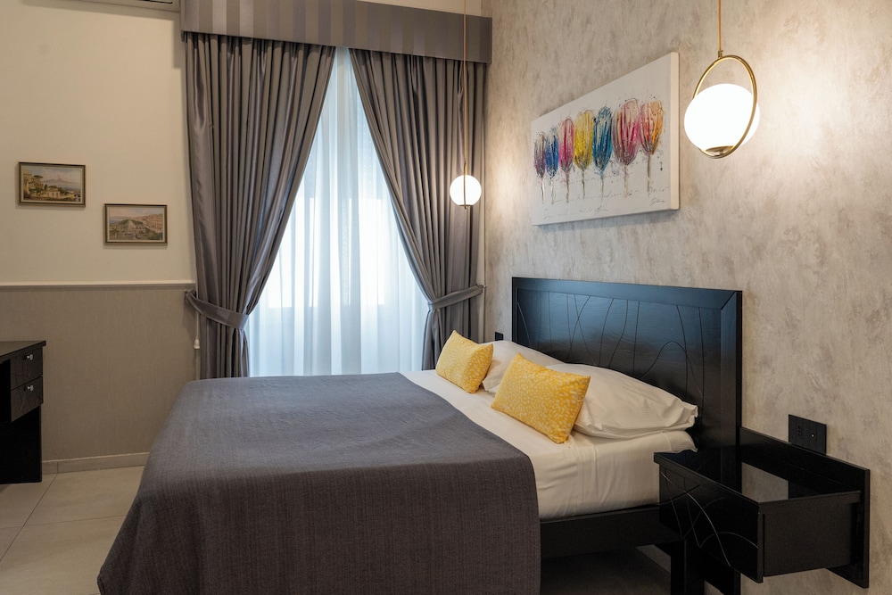 Family Quadruple Room thumbnail 5