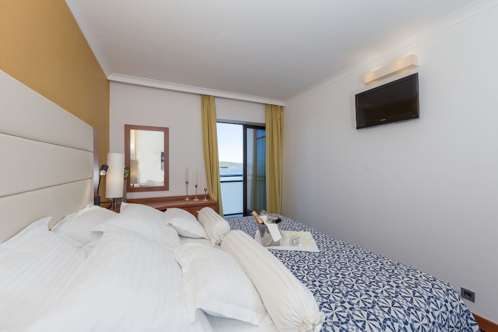 Superior Double Room, Balcony (Sea View) photo 2