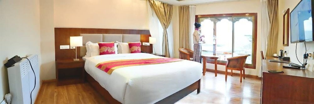 Deluxe Double or Twin Room photo 2