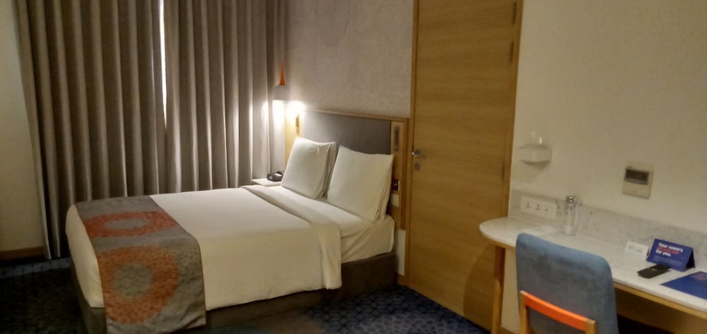 Room, 1 Queen Bed, Accessible (Mobility, Accessible Tub)