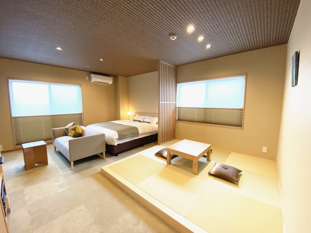 Queen Room with Tatami B photo 1