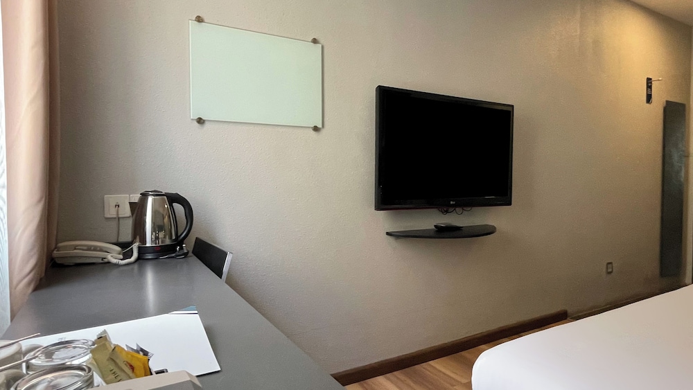 Superior Double Room, 1 King Bed, Accessible photo 3