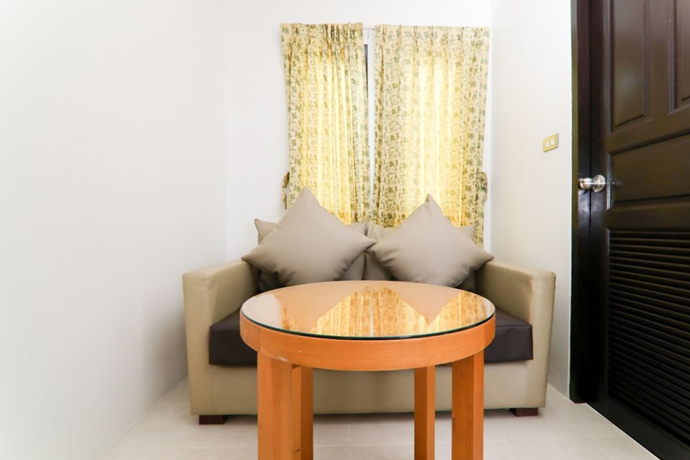 Executive Room - Photo 3