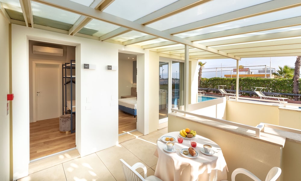 Family Suite, Pool View, Ground Floor