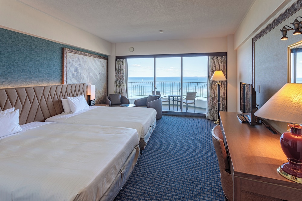 [Premier Twin] Ocean View/Top Floor/ 7th Floor Non-Smoking - Photo 1