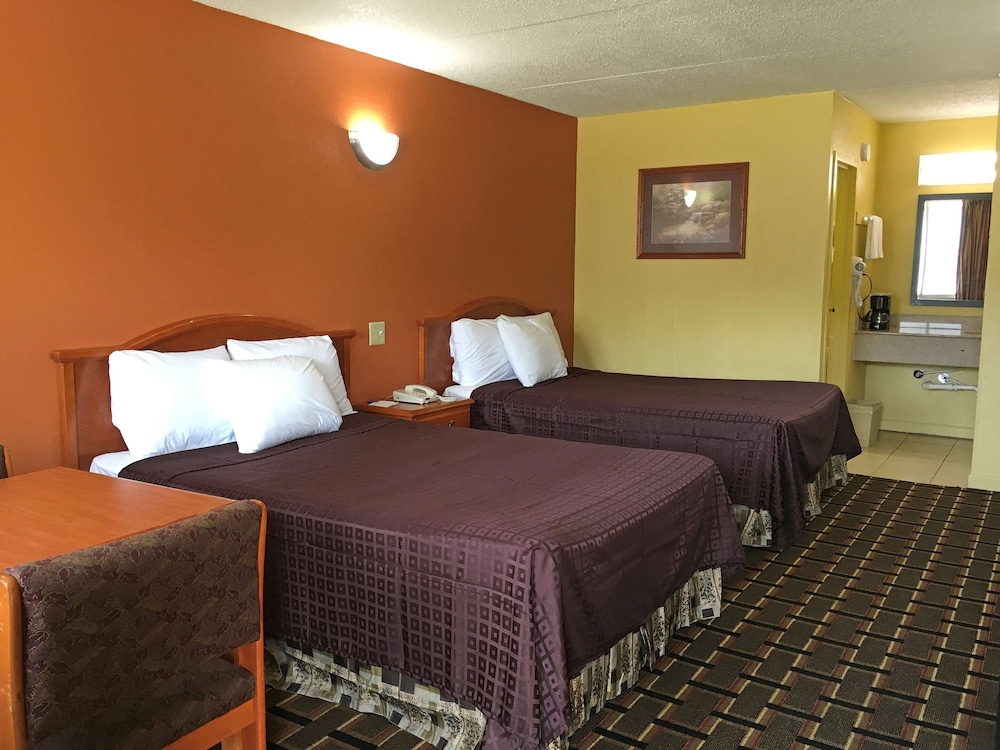 Room, 2 Double Beds, Smoking - Photo 2
