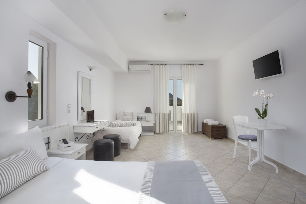 Junior Studio Suite, Patio, Partial Sea View
