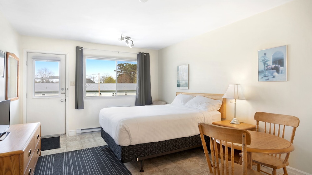 Standard Room, 1 Queen Bed photo 1