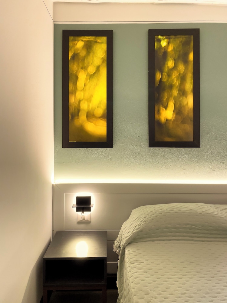 Family Quadruple Room, Non Smoking, City View photo 3
