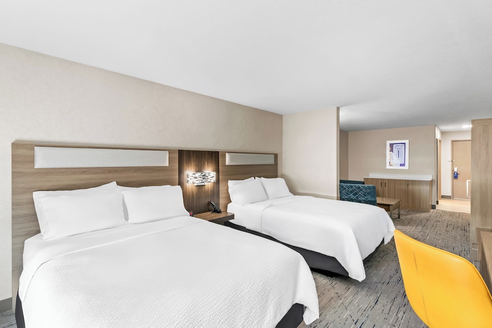 Suite, 2 Queen Beds (Additional Living Area) - Photo 6