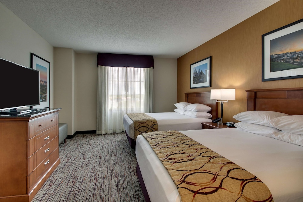 Drury Inn & Suites Charlotte Northlake, Photo 8