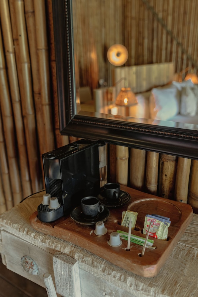 Bamboo Palace Banana - Photo 8
