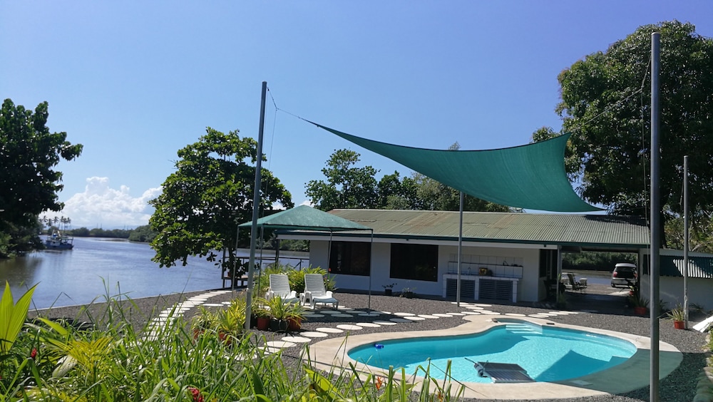 Premium House, 2 Bedrooms, Private Pool, Canal View photo 2