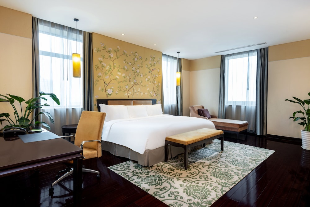 Suite, 2 Bedrooms, Accessible Bathtub, Club Lounge Access (Living Lounge Access)