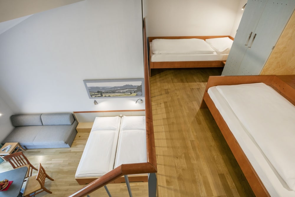Five bed room with balcony photo 2
