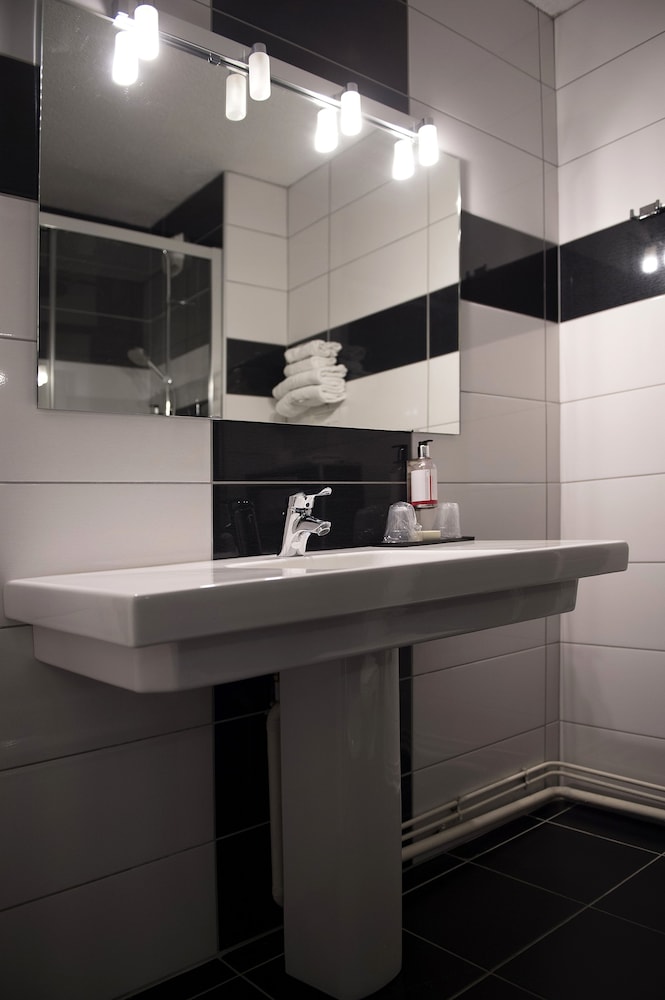 Double Room - Photo 5