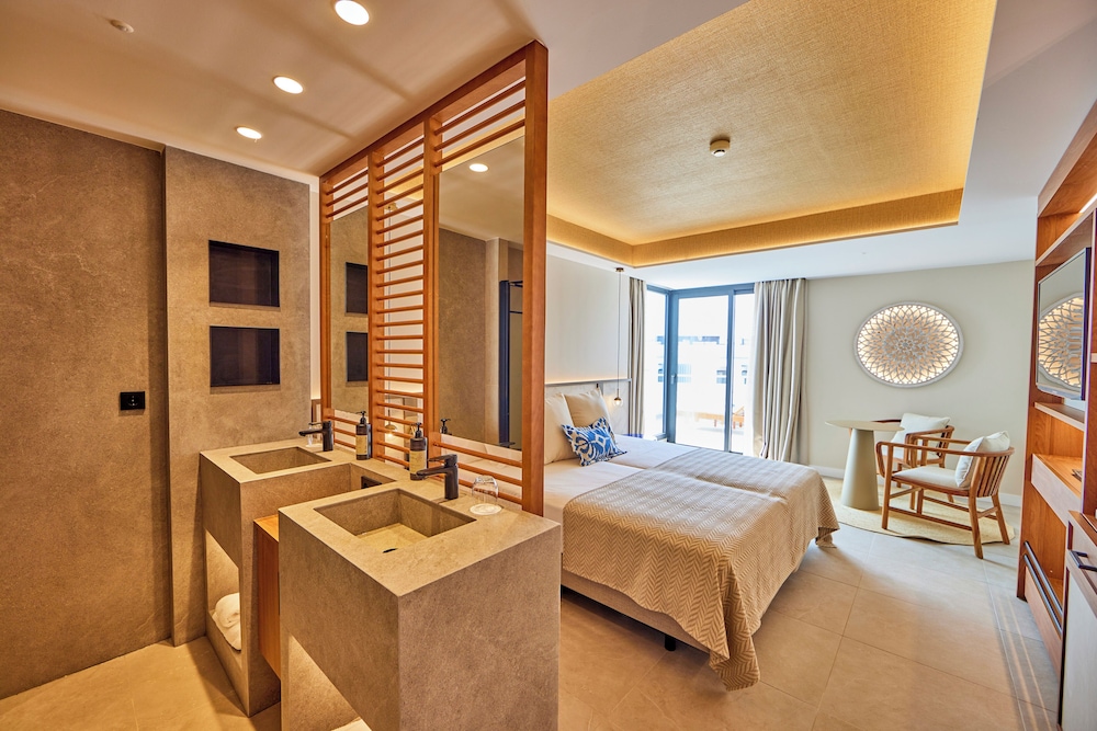 Junior Suite, Terrace, Partial Sea View (2 adults and 1 child)