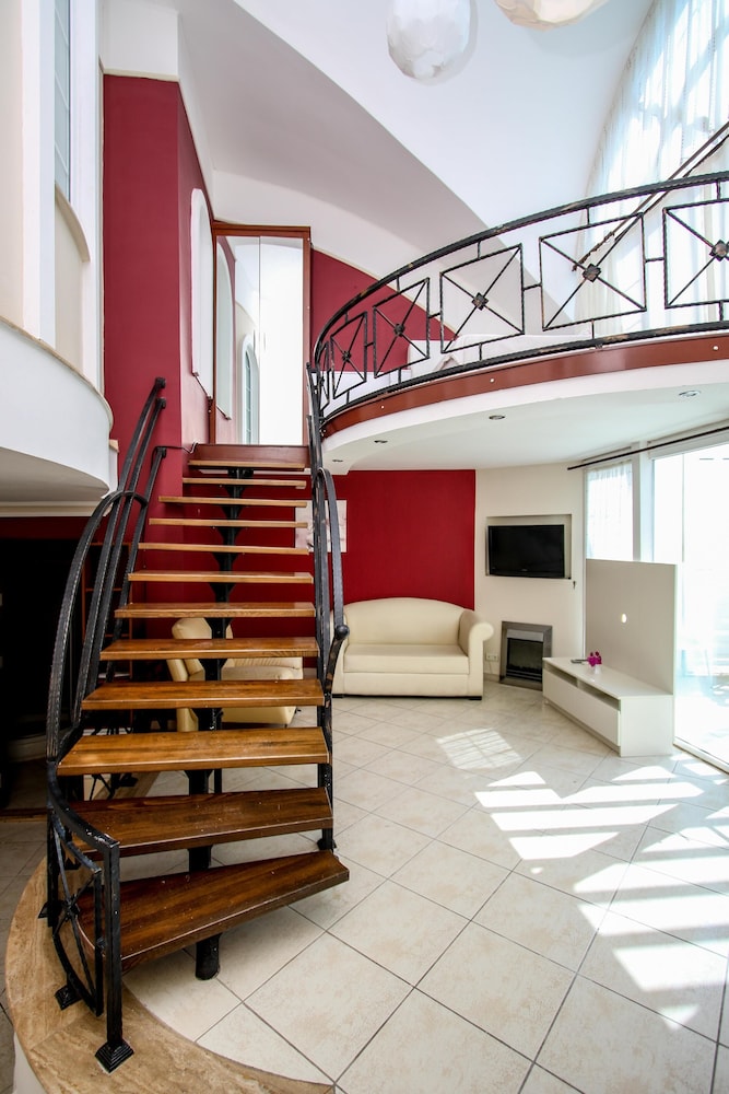 Gallery Duplex