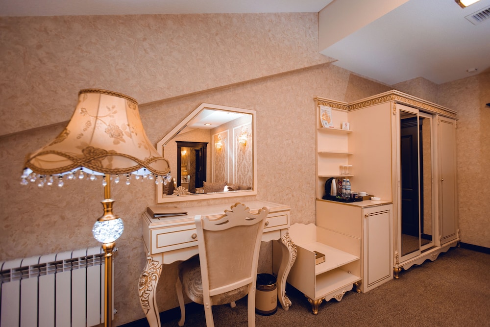 Deluxe Double Room, 1 King Bed, City View photo 2